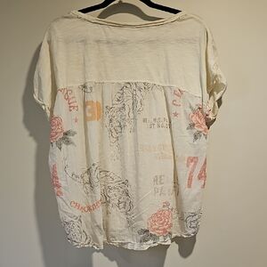 Pilcro Cream Graphic Short Sleeve Top Size Medium